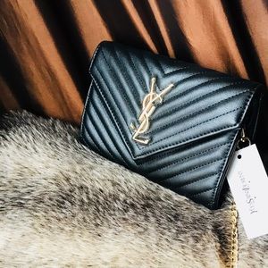 Clutch ysl logo very trendy and fashionable ❤️